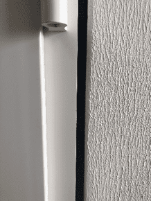 comprimerende band tussen kozijn en gevel 